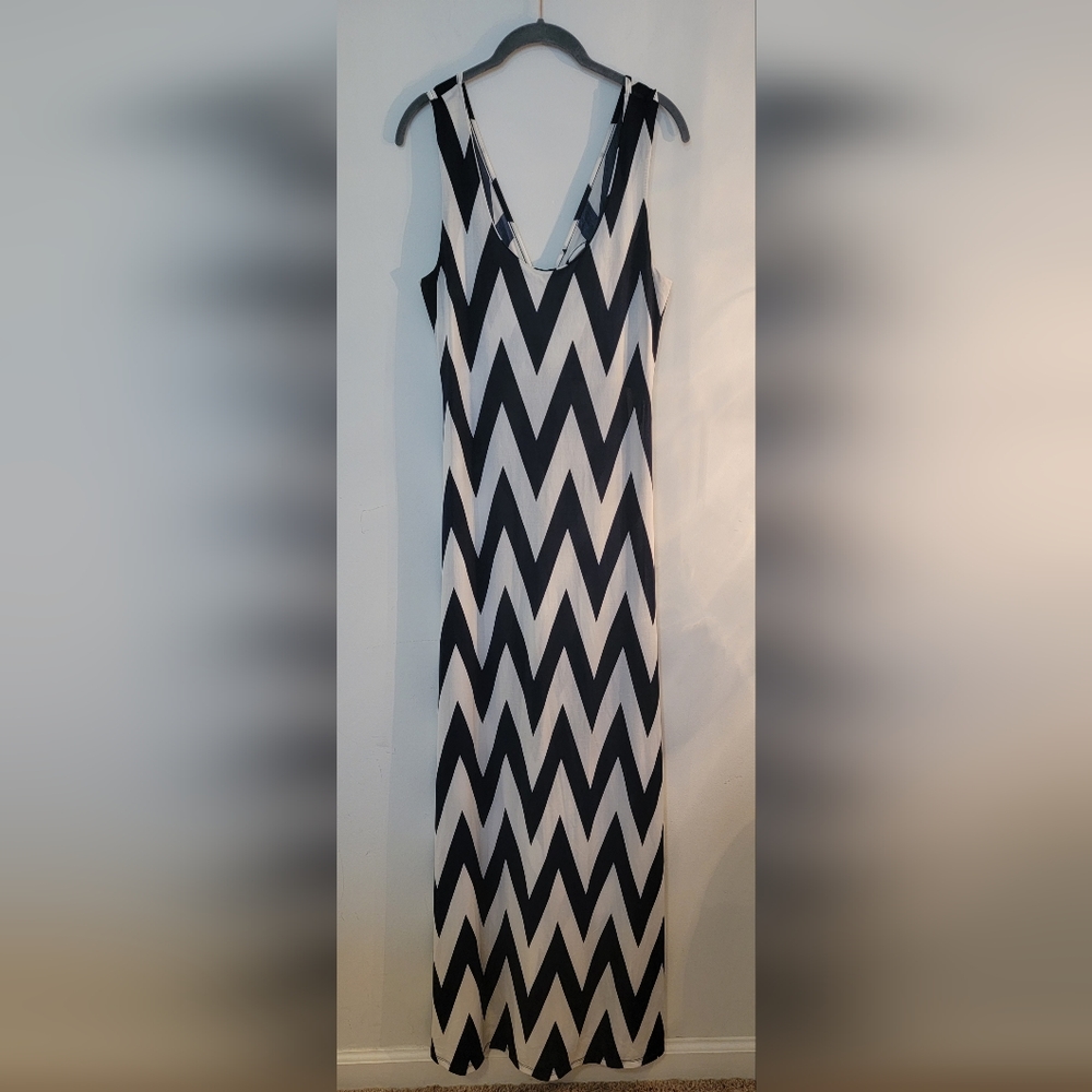 Blue and White Long Fitting Summer Dress, Size XL (RUNS SMALL!)
